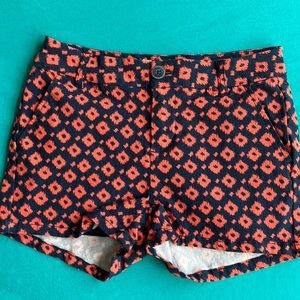 Size 0, coral and navy shorts